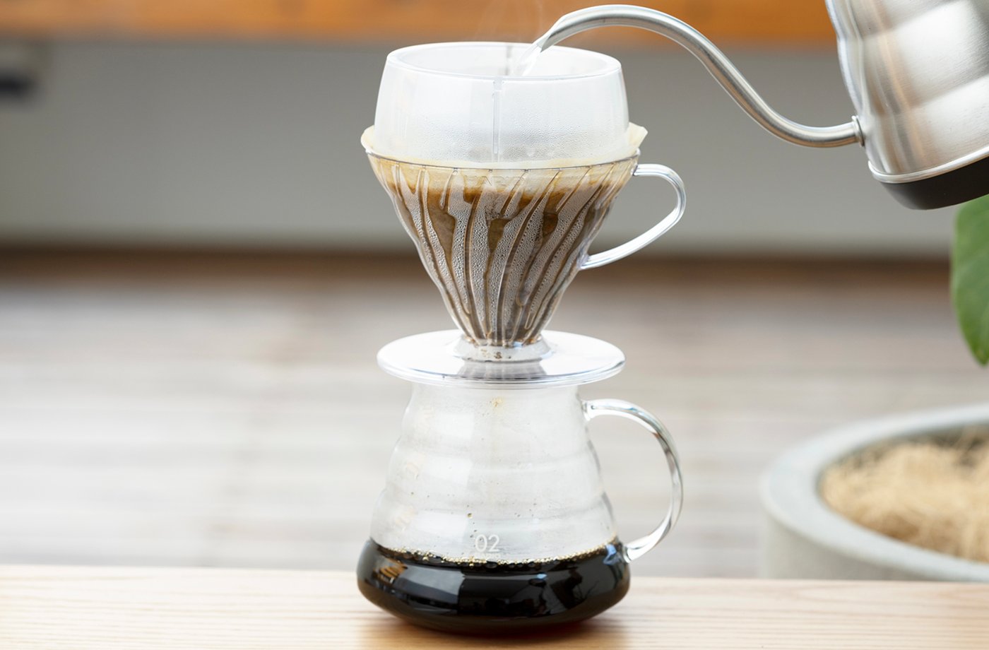 V60 Drip-Assist Set in action